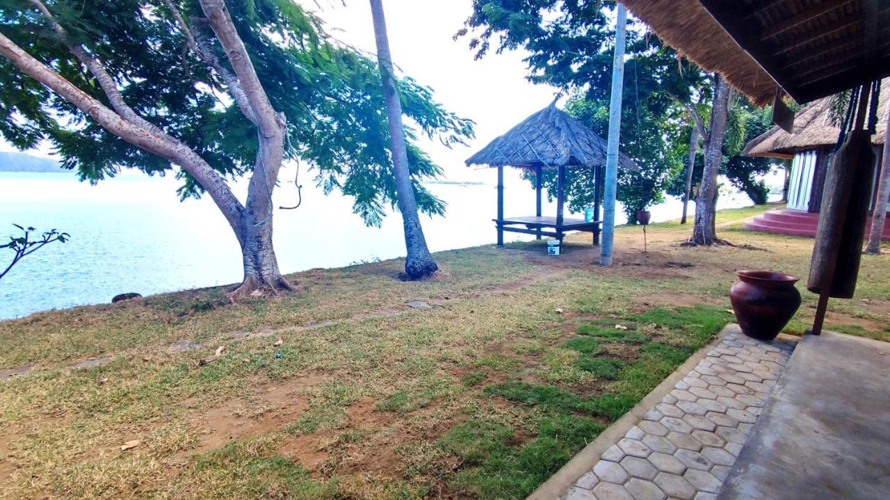 Khabita Beach Resort Lembar  외부 사진